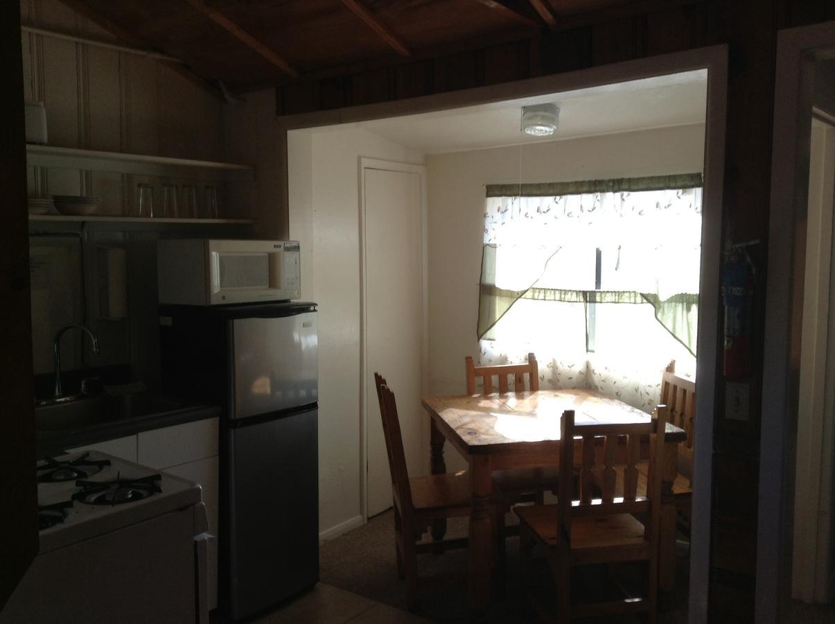 Rainbows End Fishing Resort Пайнтоп-Лейксайд Екстериор снимка