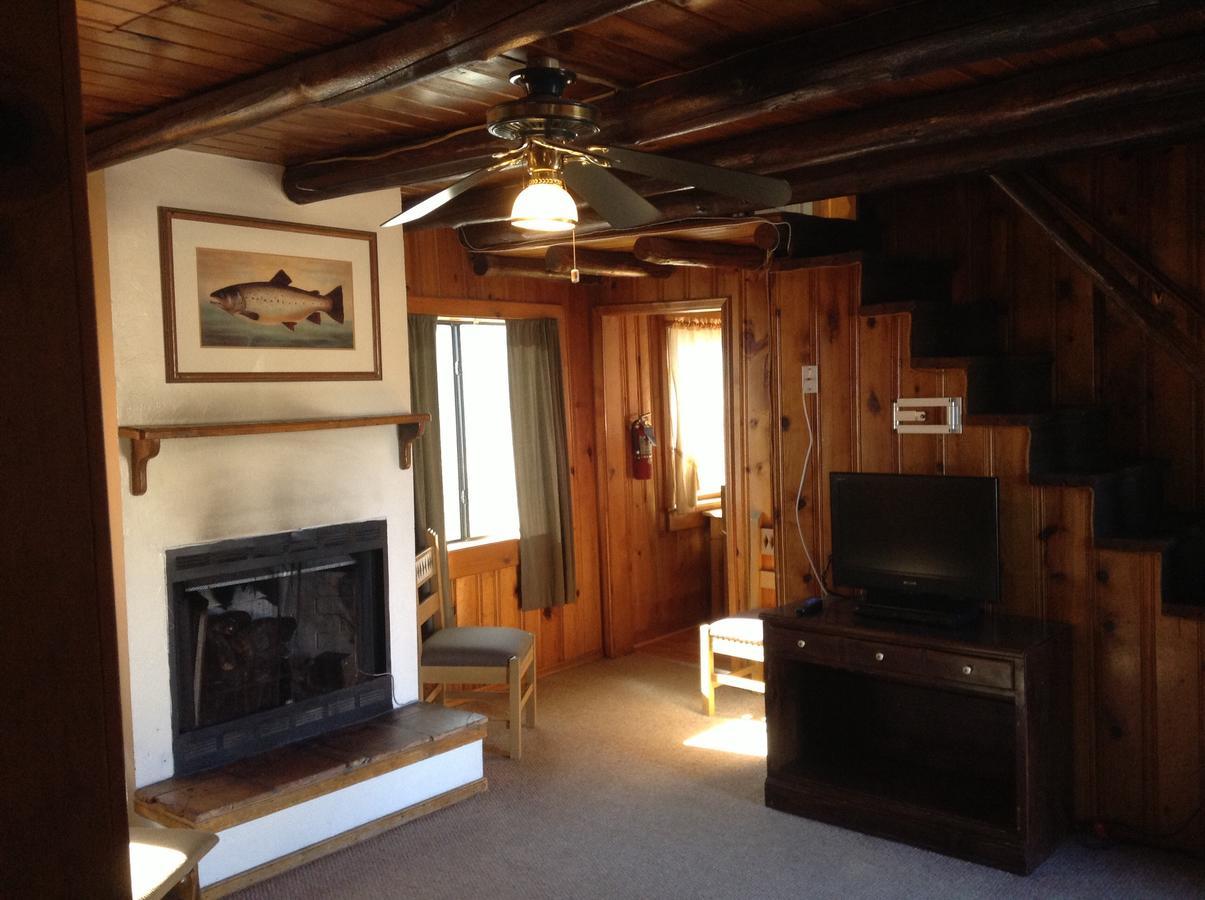 Rainbows End Fishing Resort Пайнтоп-Лейксайд Екстериор снимка